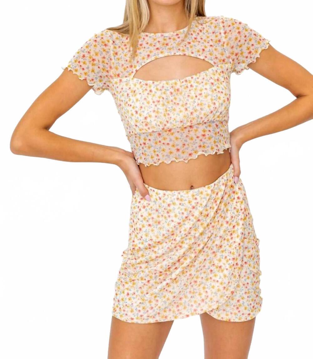 NEW LE LIS simply sweet set in cream multi
